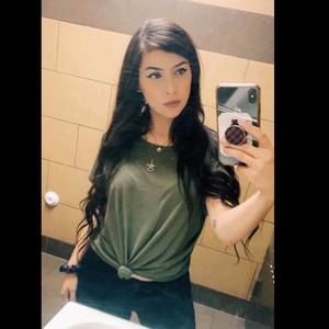 Meet your Posher, Isabel